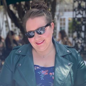 Meet your Posher, Monica